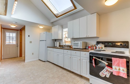 Old Lyme Cabaña | Charming Old Lyme Cottage, Steps to Private Beach!
