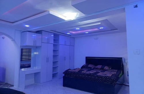 Abeokuta Apartamento | Charming One Bedroom Studio- Airport Pick up & Dropff Available