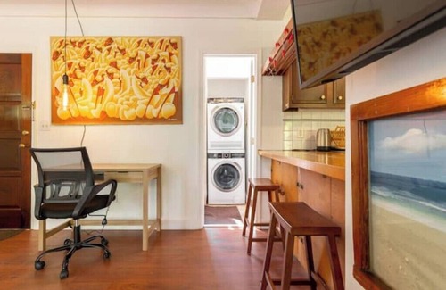 Coconut Grove Cabaña | Charming open floor plan cottage in desirable Miami, fast WiFi, walk to all