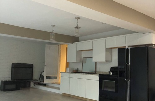 Marshfield Casa | Charming open floor plan in Marshfield Hills with vista views and privacy