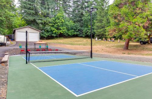 Thurston Casa | Charming Oregon Home with Private Pickleball Court!