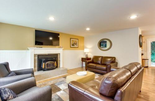Thurston Casa | Charming Oregon Home with Private Pickleball Court!