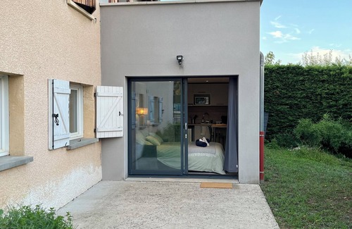 Lentilly Apartamento | Charming outbuilding