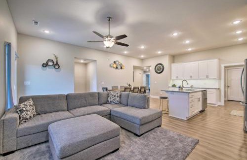 Ozark Casa | Charming Ozark Abode with Yard and Pool Access