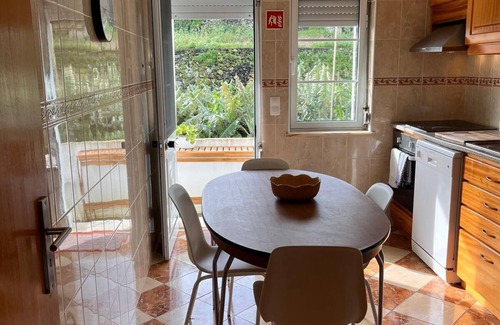 Angra do Heroismo Apartamento | Charming & Peaceful T3 with Private Garden -walking distance to the beach*