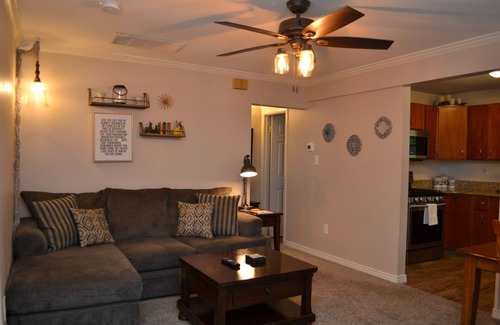 Broadmoor Casa | Charming, Peaceful and Newly Renovated 2 Bedroom Cottage!