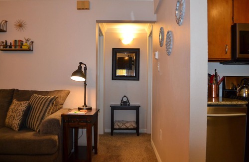 Broadmoor Casa | Charming, Peaceful and Newly Renovated 2 Bedroom Cottage!
