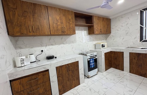 Osu Klottey Apartamento | Charming Pent house 1-bedroom apartment with kitchen, hall and office for a fee