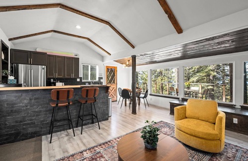 Kings Beach Casa | Tahoe Blue Chalet|Pet Friendly|Filtered Lakeview