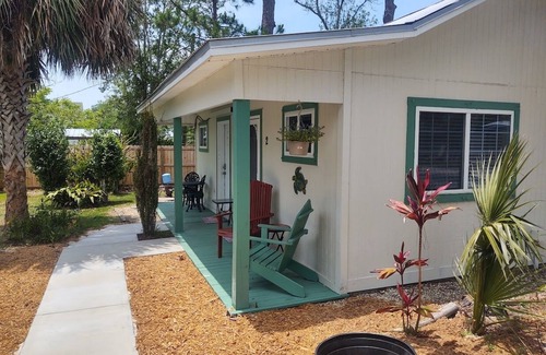 Port St. Joe Cabaña | Cottage con Encanto que admite mascotas (# 1) en el centro de Port St Joe