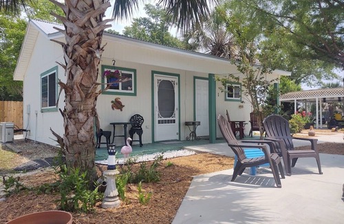 Port St. Joe Cabaña | Cottage con Encanto que admite mascotas (# 1) en el centro de Port St Joe