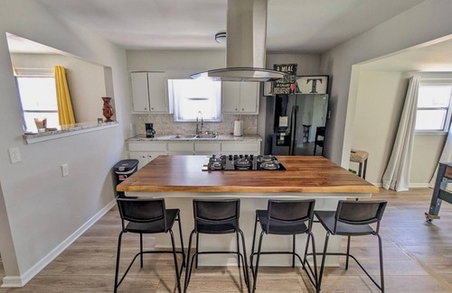 Washington Ave./ Memorial Park Casa | Charming Pet friendly 2-bedroom house in lovely Houston inside the loop