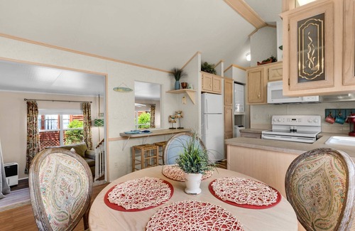 Upper Grand Lagoon Cabaña | Charming pet-friendly cottage in a gated resort with amenities on the east end of Panama City Beach!