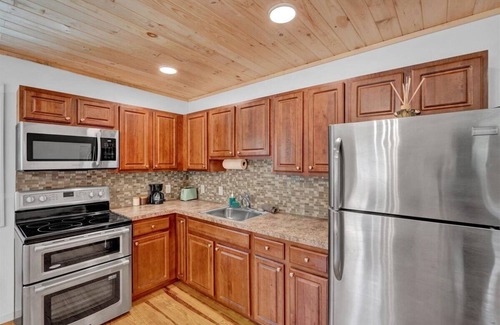 Buck Hill Falls Apartamento | Charming Pocono Boutique | Firepits | Pickleball
