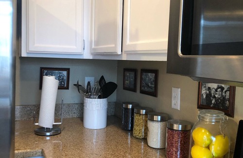 North Las Vegas Casa | Charming Private Oasis- Approx 10 min to strip, Arcade Machine,FootMassagers
