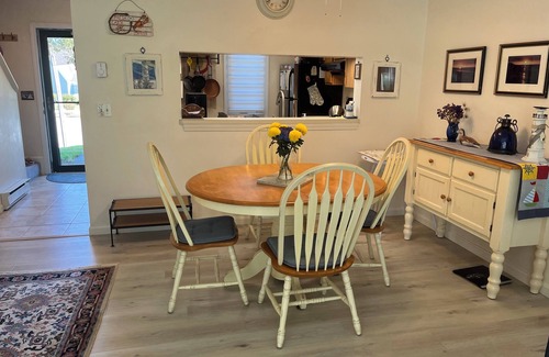 Brewster Casa | Encanto, privado, tranquilo, con A / C, familia adosado amistoso en Ocean Edge