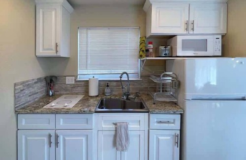 Arden-Arcade Casa | Charming Private Studio near the river