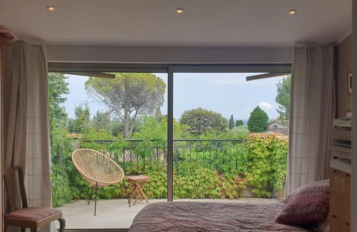 Chateauneuf-Grasse Otro | Charming Provencal house