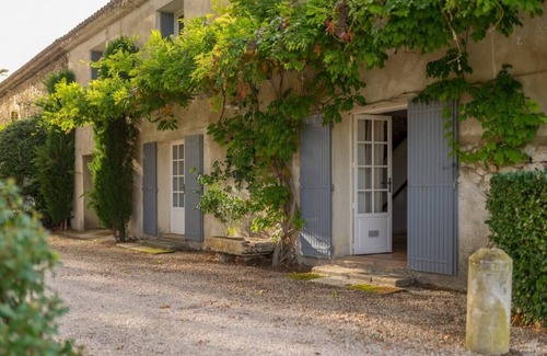 Molleges Cabaña | Charming Provençal Farmhouse with lovely views to Alpilles, private tennis court