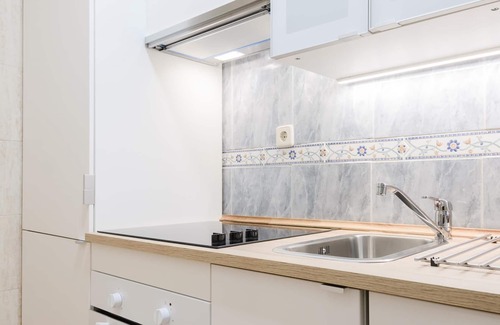 Las Acacias Apartamento | Charming Puerta de Toledo II - Estudio para 4 PAX, Wifi gratis, Parking gratuito
