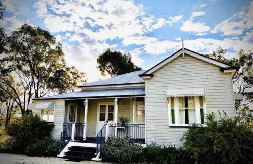 Goomburra Cabaña | Charming Queenslander Cottage in peaceful setting