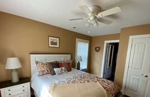 Landrum Cabaña | "Charming ~ Refreshing ~ Convenient"