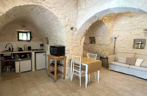 Martina Franca Casa | Trullo reformado con encanto con piscina climatizada privada e Internet de alta velocidad