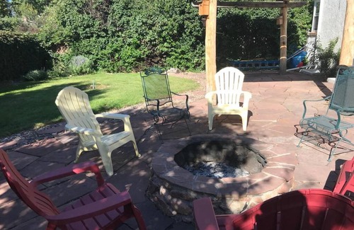 Central Colorado Springs Casa | Charming remodeled golf course area home