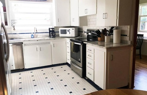 Central Colorado Springs Casa | Charming remodeled golf course area home