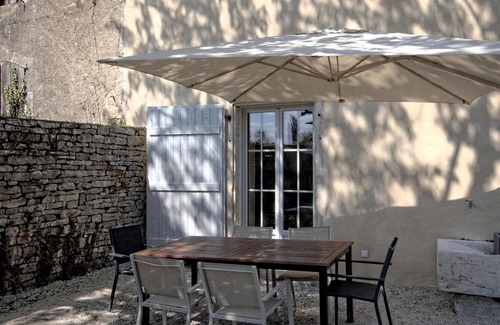 Montagney Cabaña | Encantadora casa renovada con terraza en el corazón del valle de L'Ognon
