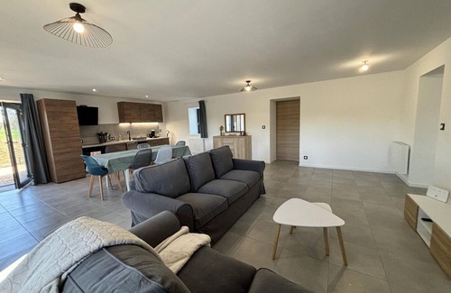 Franchesse Cabaña | Casa rural reformada con jardín, actividades al aire libre y apta para mascotas en Franchesse