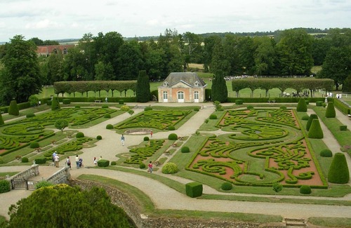 Saint-Christophe-le-Jajolet Cabaña | Casa Rústica Renovada: Jardín Cerrado, Vistas al Castillo, Ideal para Teletrabajo y Actividades