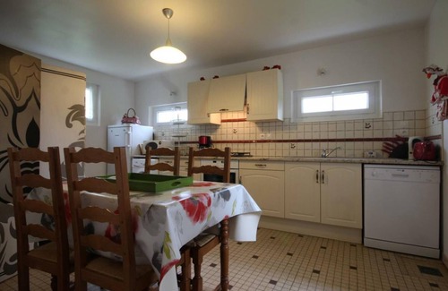 Champosoult Cabaña | Casa Rural Renovada con Jardín y Todas las Comodidades en Entorno Verde y Tranquilo