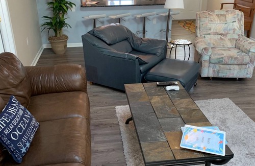 Caine Woods Casa | Casa unifamiliar RENOVADA, LIMPIA Y CÓMODA, a pocos pasos de la playa
