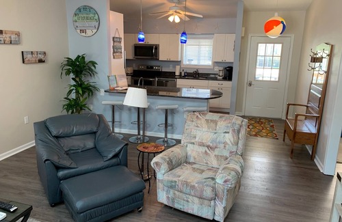 Caine Woods Casa | Casa unifamiliar RENOVADA, LIMPIA Y CÓMODA, a pocos pasos de la playa