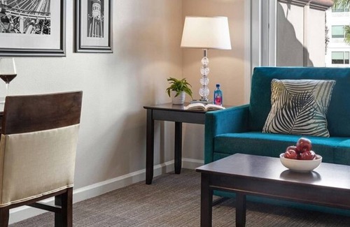 Anaheim Resort Complejo | Charming resort in lovely Anaheim 2 mil from Disneyland w/WiFi, fitness room, AC