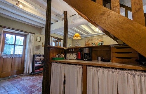 Ruffec Cabaña | Casa restaurada en entorno tranquilo con lago privado y terraza