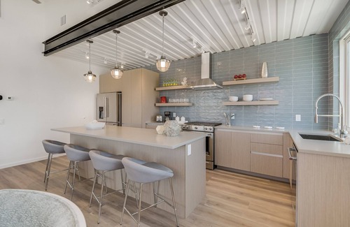 Shibui Sands Casa | Charming Retreat, cocktail pool, walking distance to the beach!