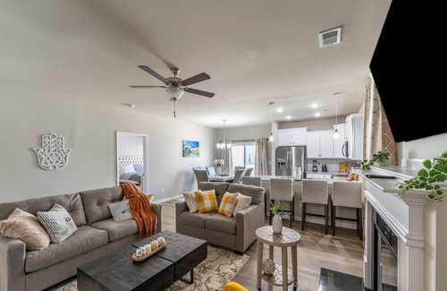 Charlotte Casa | Charming Retreat: Cozy & Stylish Home by RedAwning