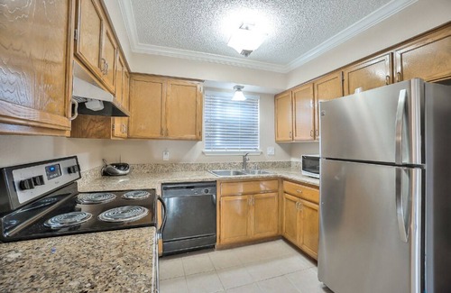 San Antonio Casa | 2/2/2 encantador con patio privado