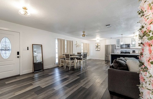 North San Antonio - SAT Casa | Charming Retreat in San Antonio