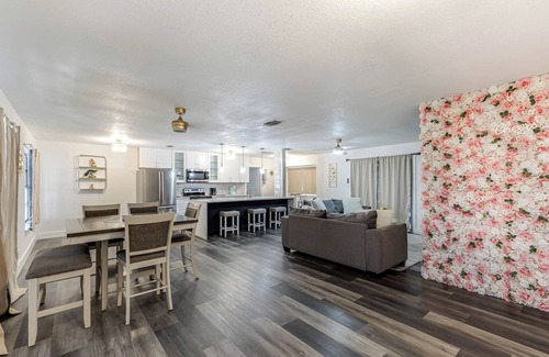North San Antonio - SAT Casa | Charming Retreat in San Antonio