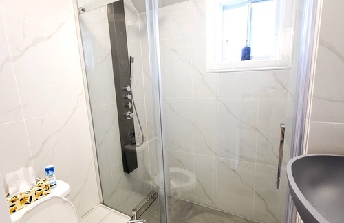 Lafleche Condominio | Charming Retreat Near Montreal: Sleeps 7, Pet-Friendly, Free Parking!