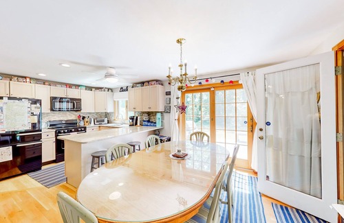 Eastham Casa | Charming retreat near the ocean with W/D, games, & trails