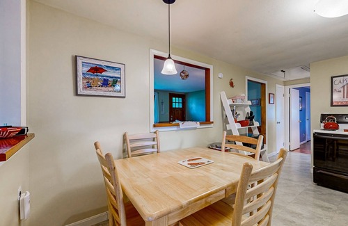 Bass River Casa | Charming retreat near the ocean with a firepit, deck, AC, & kayaks