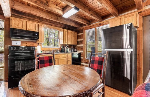 Townsend Cabina | Charming Riverfront Cabin* EV Chrg * Fish * Swim *