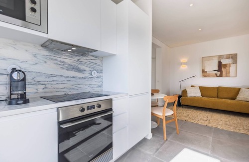 Paco De Arcos Apartamento | Charming Riverview Apartment