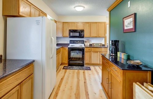 Mindoro Casa | Charming Rockland Retreat w/ Deck & Grill!
