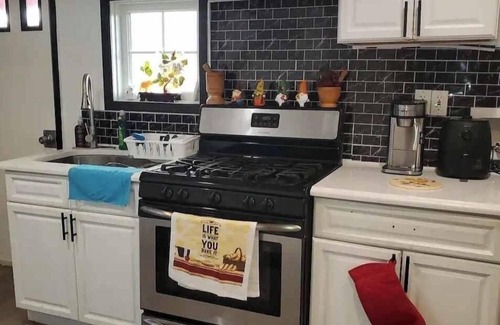 North Bergen Apartamento | Charming room, 15 minutes away via ferry to NYC