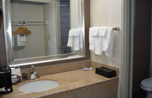 Waldron Casa | Charming Room for Romantic Getaway! W/ Balcony